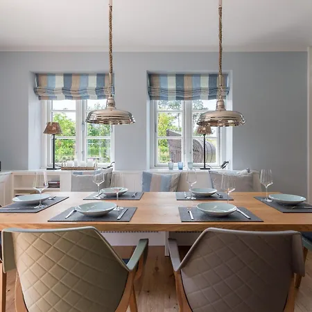 Vakantiehuis West Hus Utersum